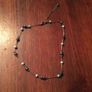 cute wire choker in silver with blue beads